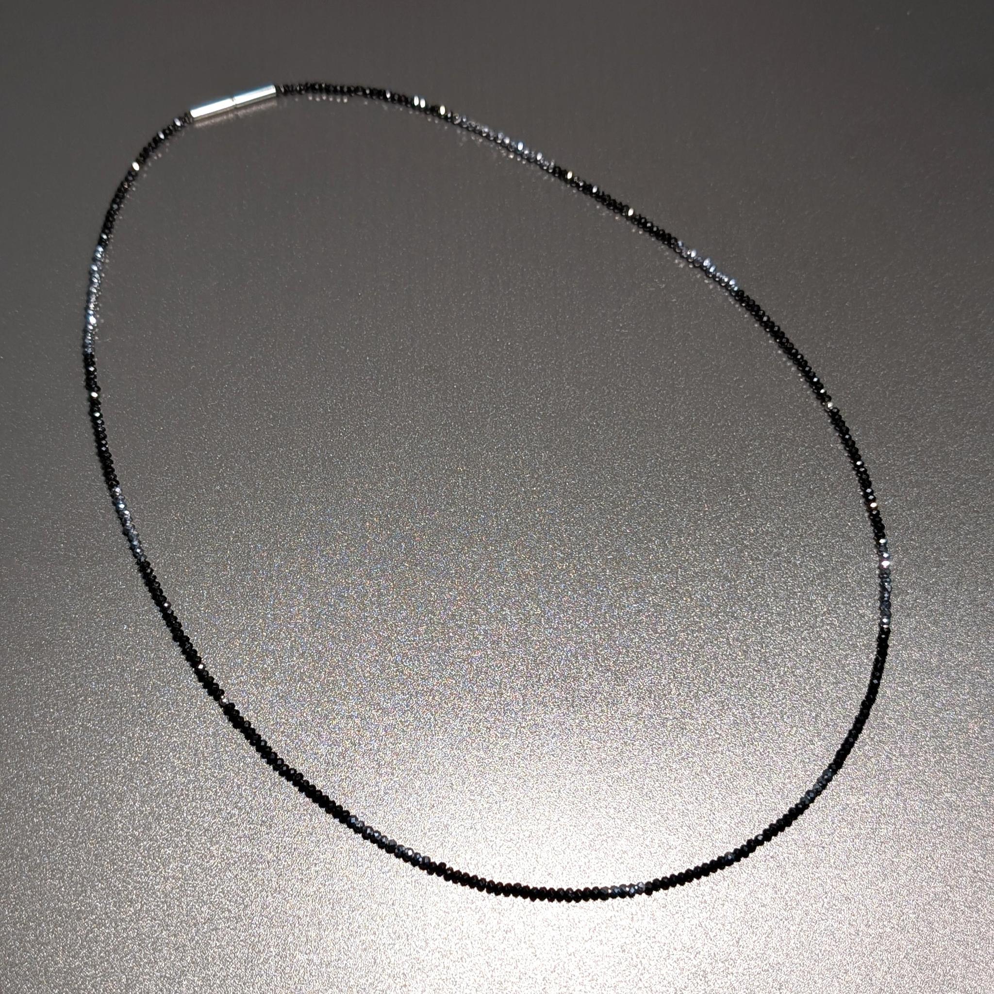 K18WG ホワイトゴールド トライアングルカット ブラックスピネル テラヘルツ ネックレス スポーツ選手愛用 ギフト1枚目の画像